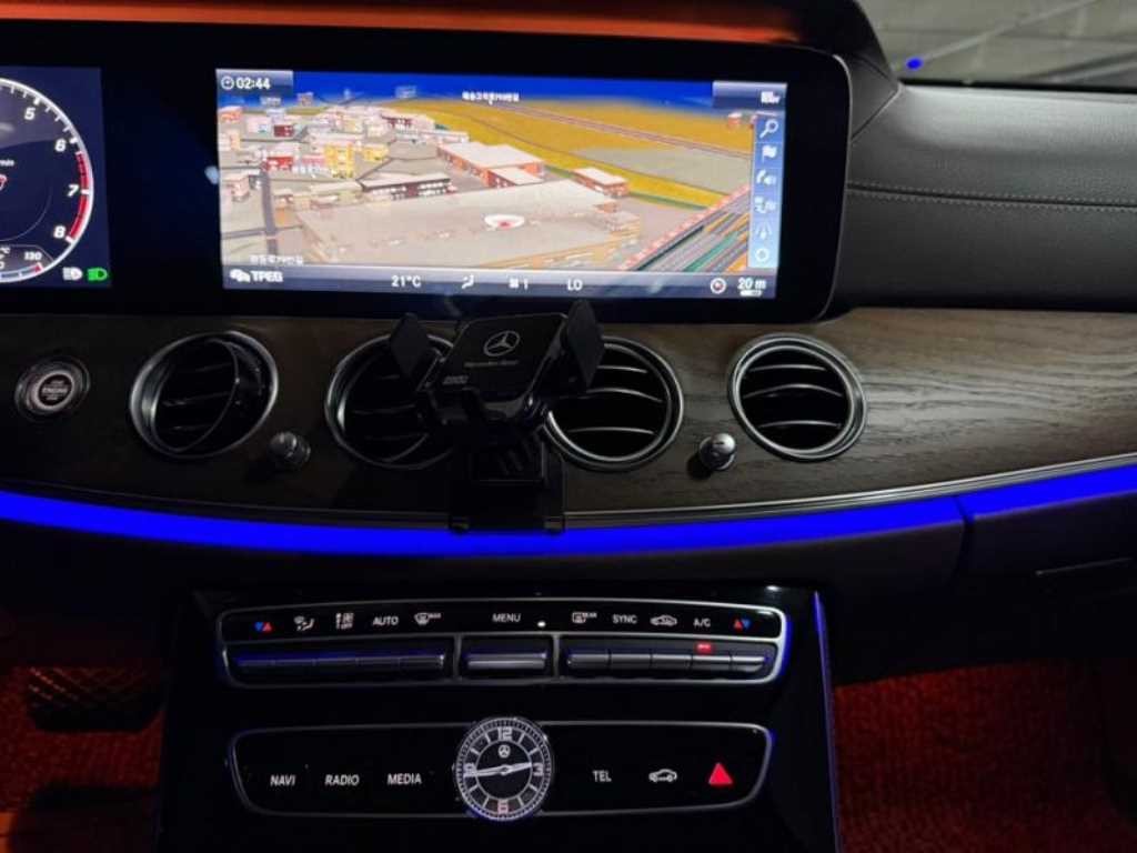 벤츠 E 클래스 E-클래스 W213 E300 아방가르드 이미지 11