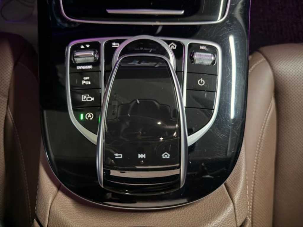 벤츠 E 클래스 E-클래스 W213 E300 아방가르드 이미지 13