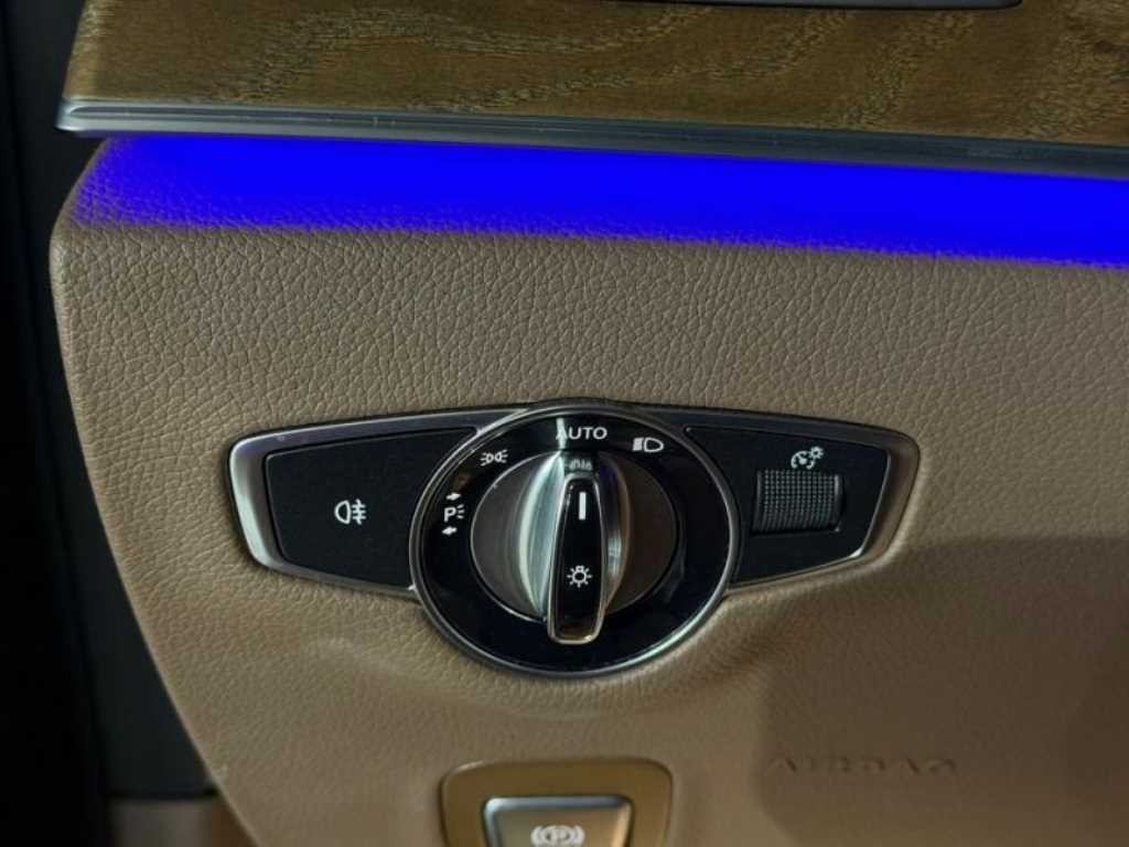 벤츠 E 클래스 E-클래스 W213 E300 아방가르드 이미지 14