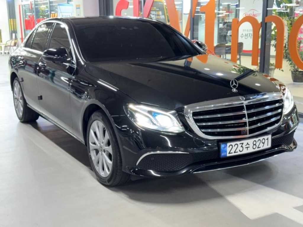 벤츠 E 클래스 E-클래스 W213 E300 아방가르드 이미지 2