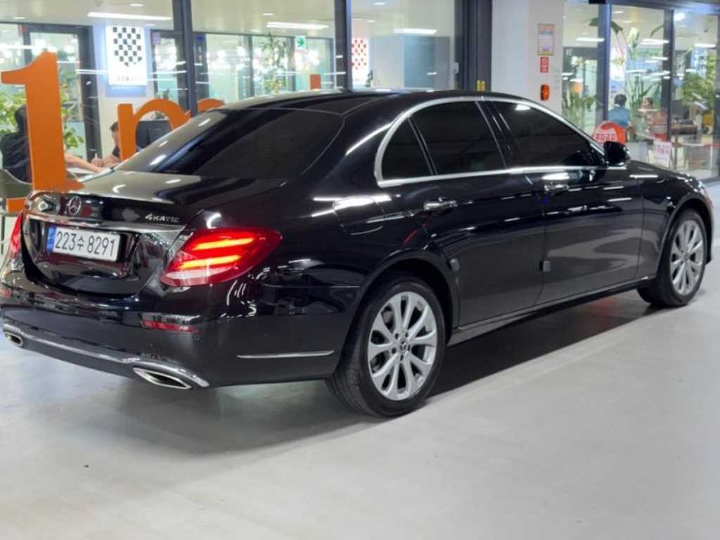 벤츠 E 클래스 E-클래스 W213 E300 아방가르드 이미지 4