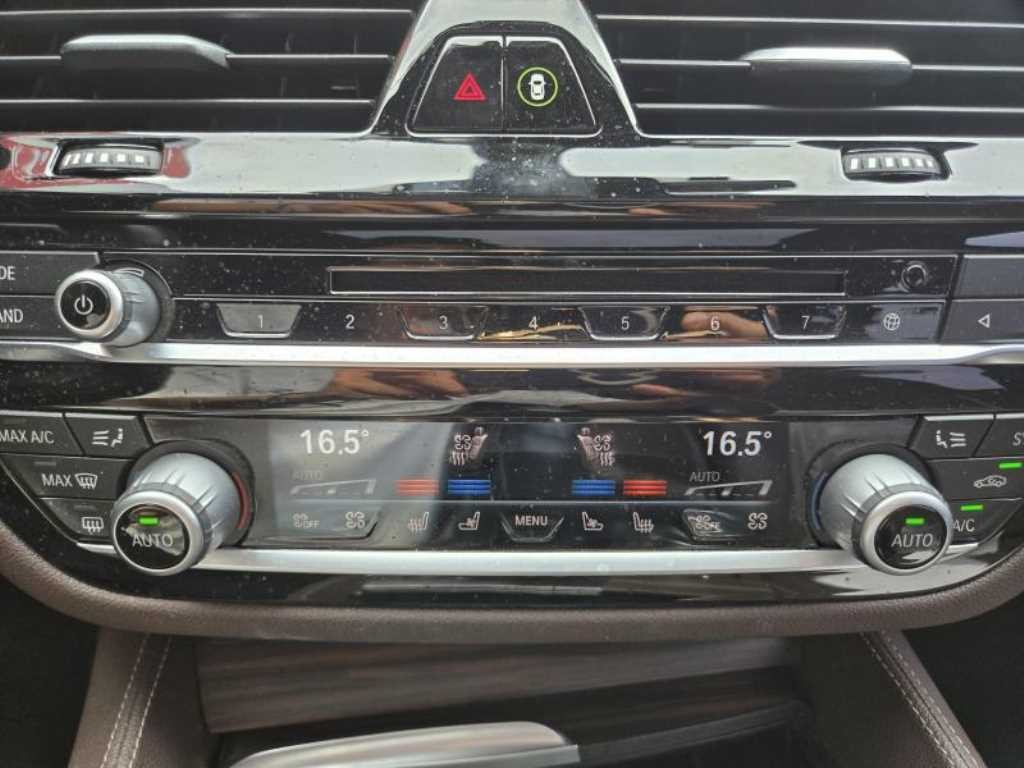 BMW 5시리즈 5시리즈 (G30) 520d xDrive M 스포츠 플러스 이미지 12