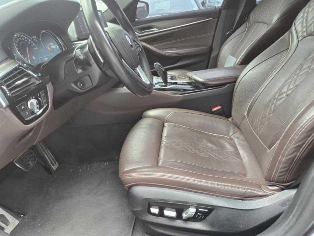 BMW 5시리즈 5시리즈 (G30) 520d xDrive M 스포츠 플러스 이미지 8