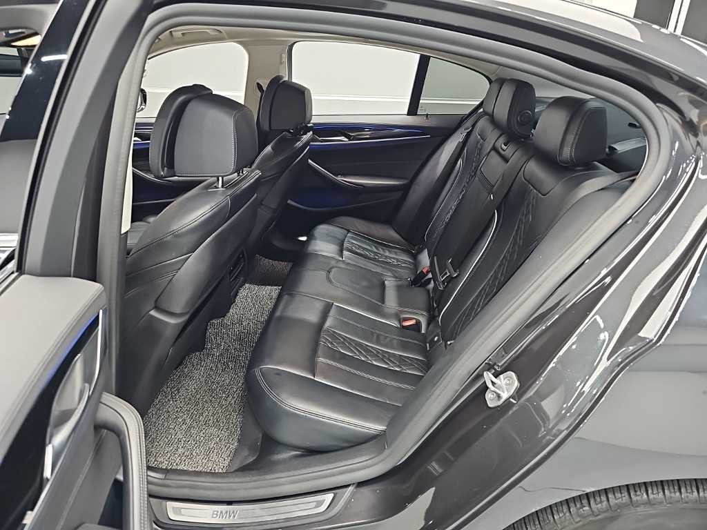 BMW 5시리즈 5시리즈 (G30) 520d 럭셔리 플러스 이미지 12