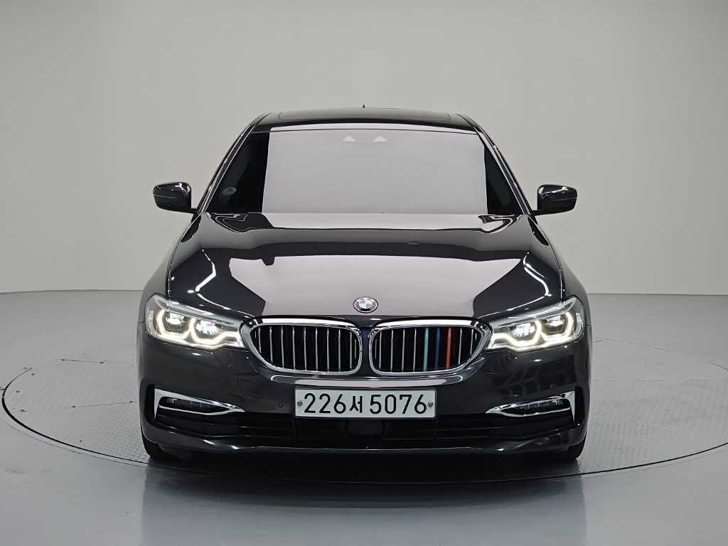 BMW 5시리즈 5시리즈 (G30) 520d 럭셔리 플러스 이미지 2