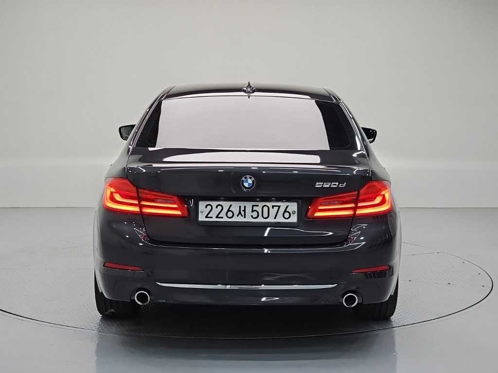 BMW 5시리즈 5시리즈 (G30) 520d 럭셔리 플러스 이미지 3