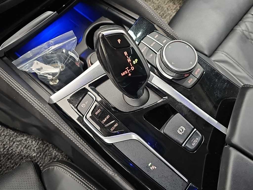 BMW 5시리즈 5시리즈 (G30) 520d 럭셔리 플러스 이미지 8