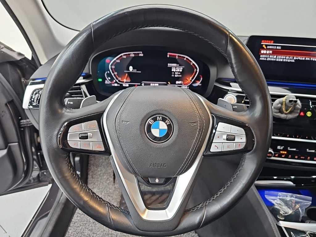 BMW 5시리즈 5시리즈 (G30) 520d 럭셔리 플러스 이미지 9