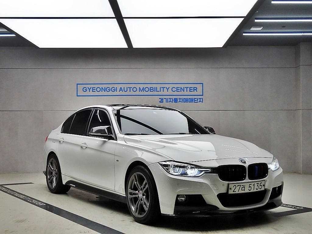 BMW 3시리즈 3시리즈 (F30) 320d M 스포츠 이미지 1