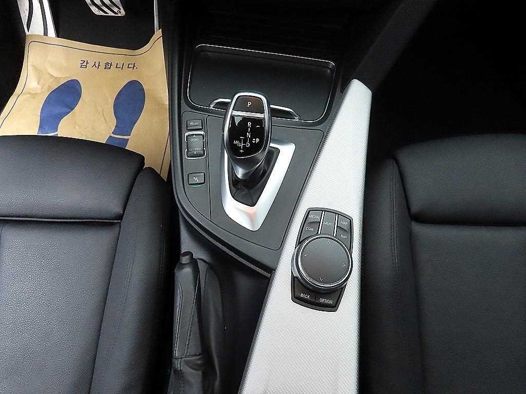 BMW 3시리즈 3시리즈 (F30) 320d M 스포츠 이미지 10