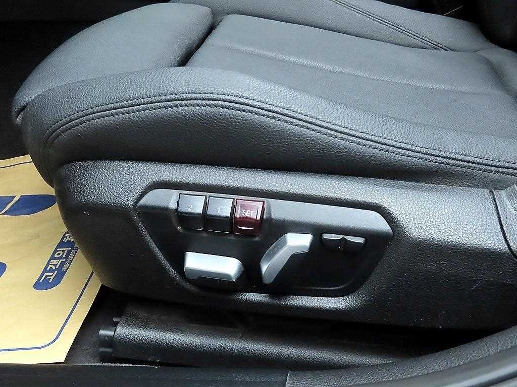 BMW 3시리즈 3시리즈 (F30) 320d M 스포츠 이미지 12