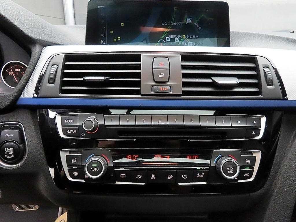 BMW 3시리즈 3시리즈 (F30) 320d M 스포츠 이미지 13