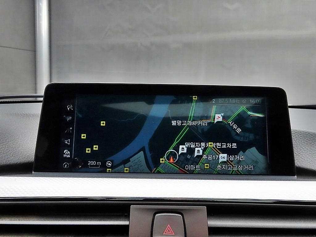 BMW 3시리즈 3시리즈 (F30) 320d M 스포츠 이미지 14