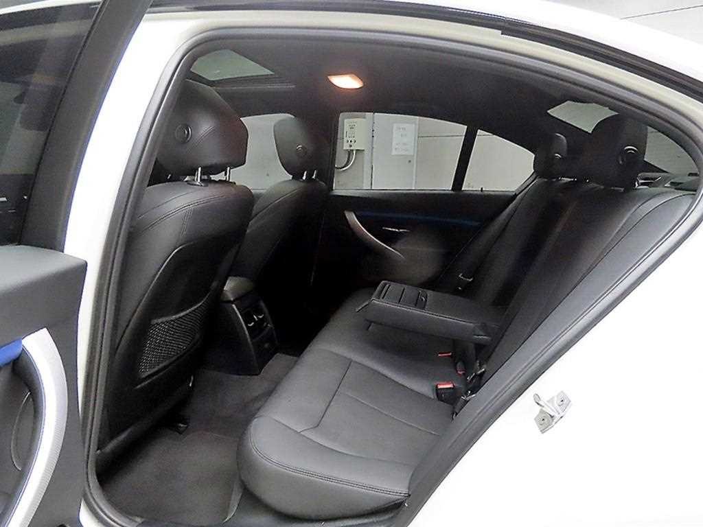 BMW 3시리즈 3시리즈 (F30) 320d M 스포츠 이미지 6