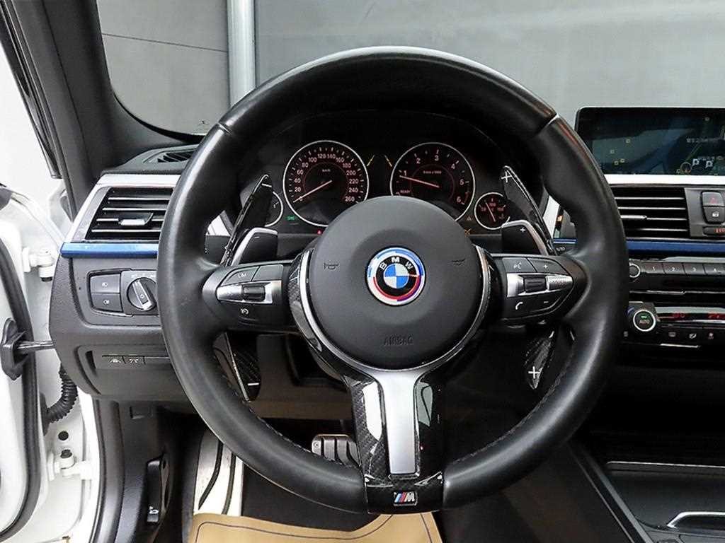 BMW 3시리즈 3시리즈 (F30) 320d M 스포츠 이미지 9