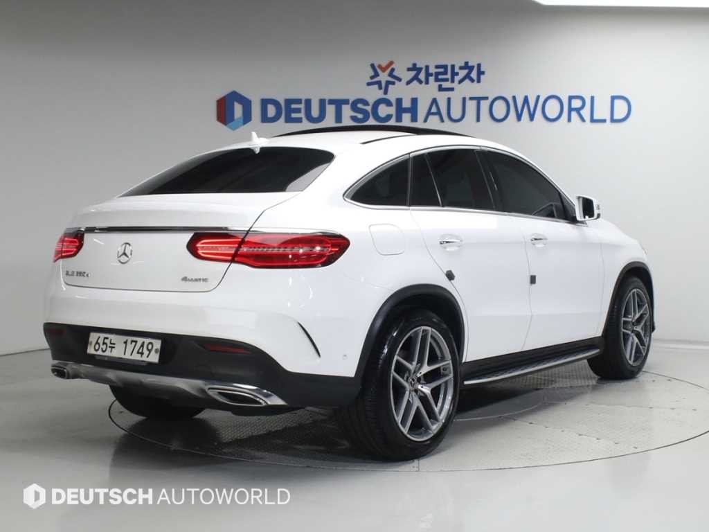 벤츠 GLE 클래스 GLE 클래스 W166 GLE 350 d 4MATIC 쿠페 이미지 2