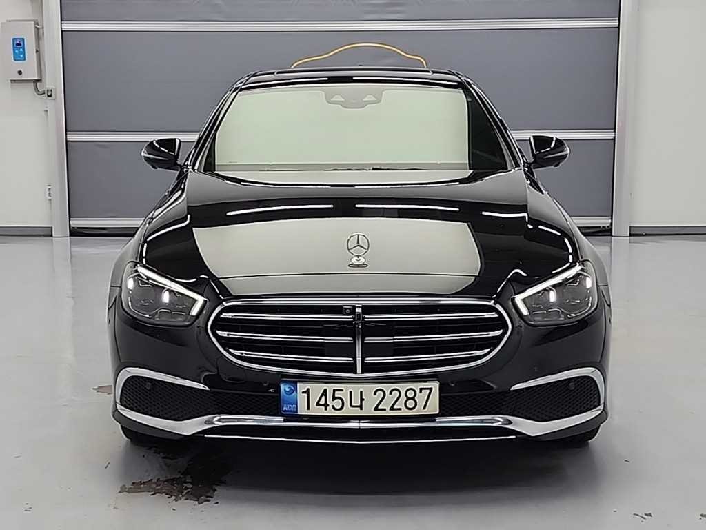 벤츠 E 클래스 E-클래스 W213 E300e 4MATIC 익스클루시브 이미지 2