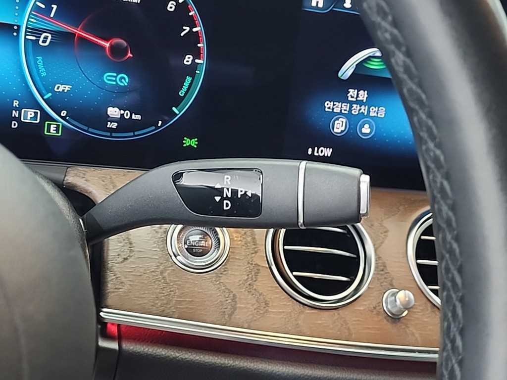 벤츠 E 클래스 E-클래스 W213 E300e 4MATIC 익스클루시브 이미지 8
