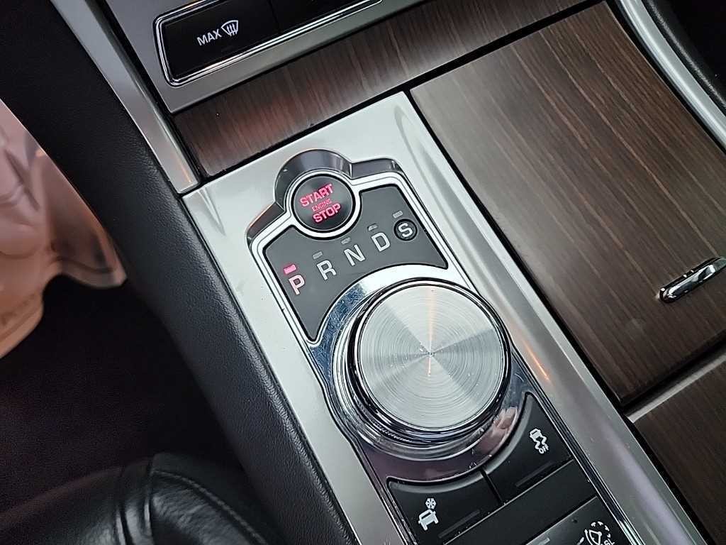 재규어 XF 뉴XF 2.2 D 럭셔리 이미지 8