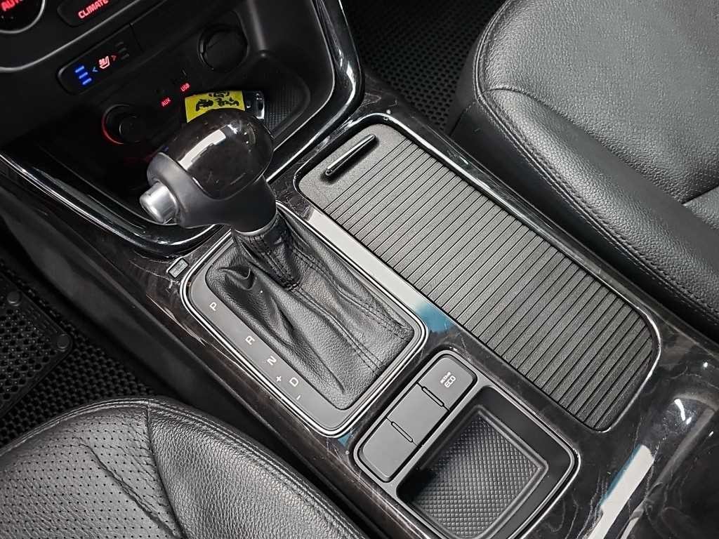 기아 쏘렌토 뉴 쏘렌토 R 2WD 2.0 TLX 스페셜 이미지 8