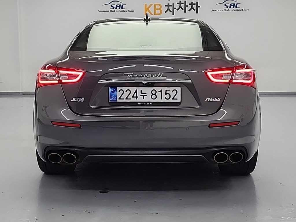 마세라티 기블리 3.0S Q4 그란루쏘 이미지 3