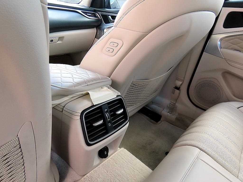 제네시스 G70 3.3T 스포츠 AWD 프레스티지 이미지 16