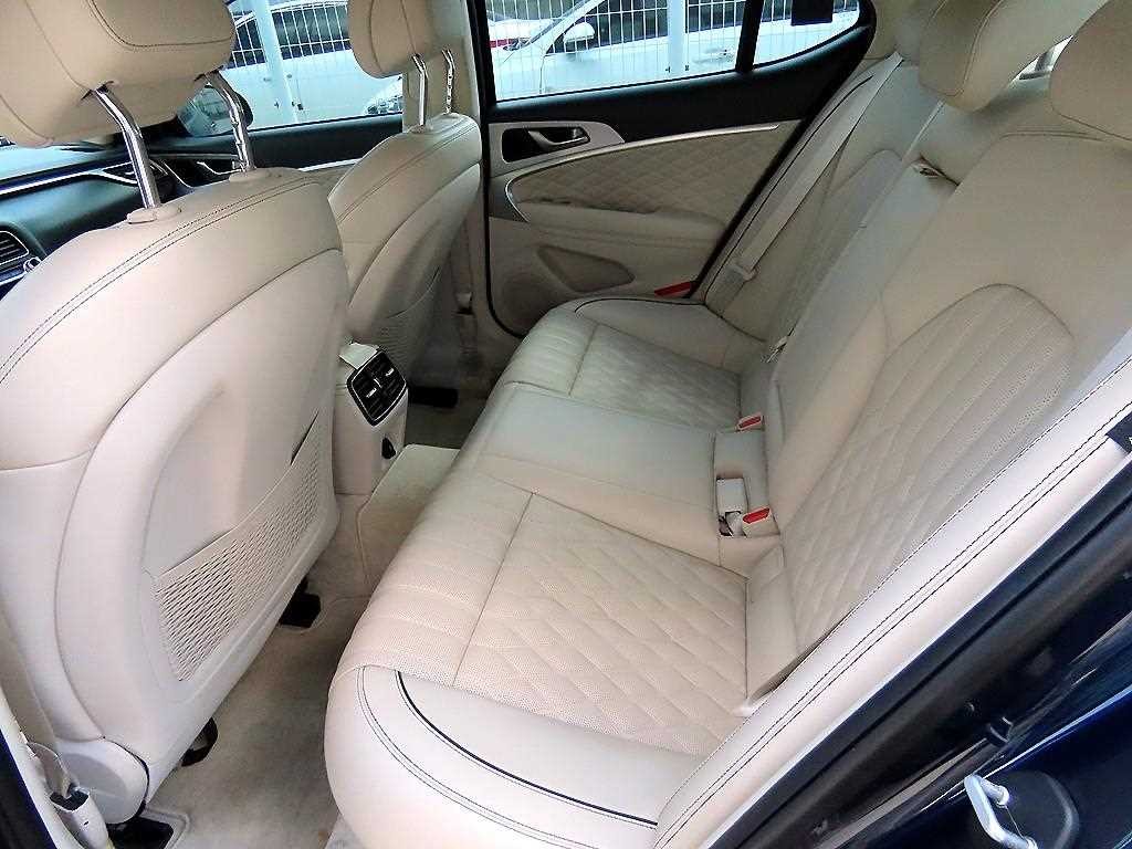 제네시스 G70 3.3T 스포츠 AWD 프레스티지 이미지 6