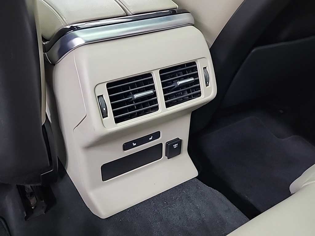 랜드로버 레인지로버 벨라 3.0 D300 R-다이나믹 HSE 이미지 13