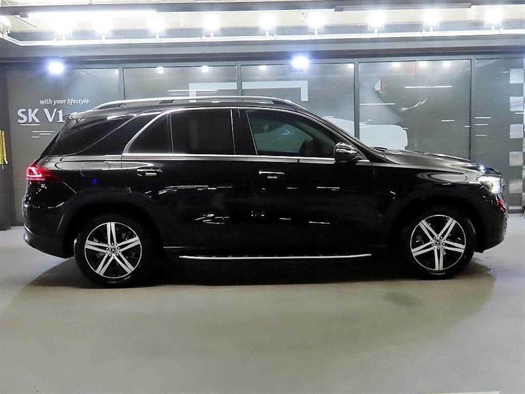 벤츠 GLE 클래스 GLE 클래스 W167 GLE 300d 4MATIC 이미지 3