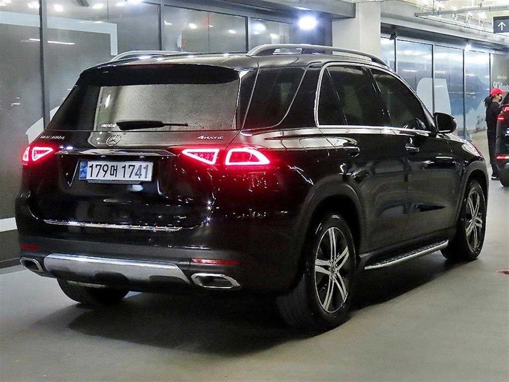 벤츠 GLE 클래스 GLE 클래스 W167 GLE 300d 4MATIC 이미지 4