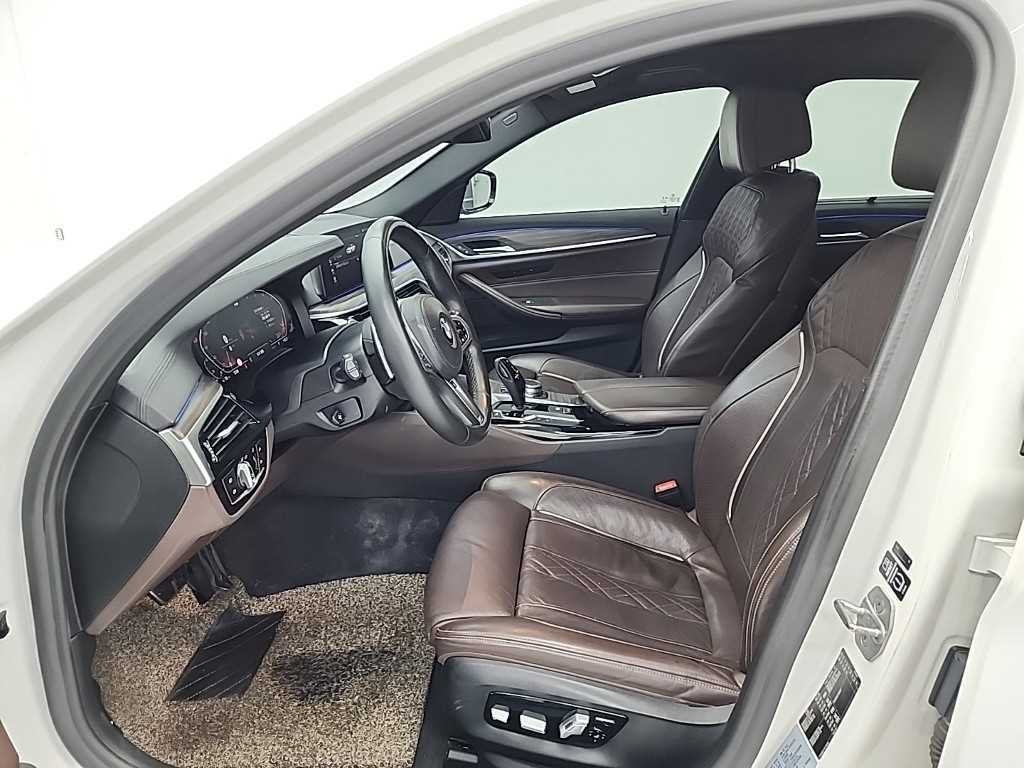 BMW 5시리즈 5시리즈 (G30) 520d M 스포츠 플러스 이미지 11