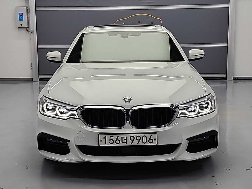 BMW 5시리즈 5시리즈 (G30) 520d M 스포츠 플러스 이미지 2