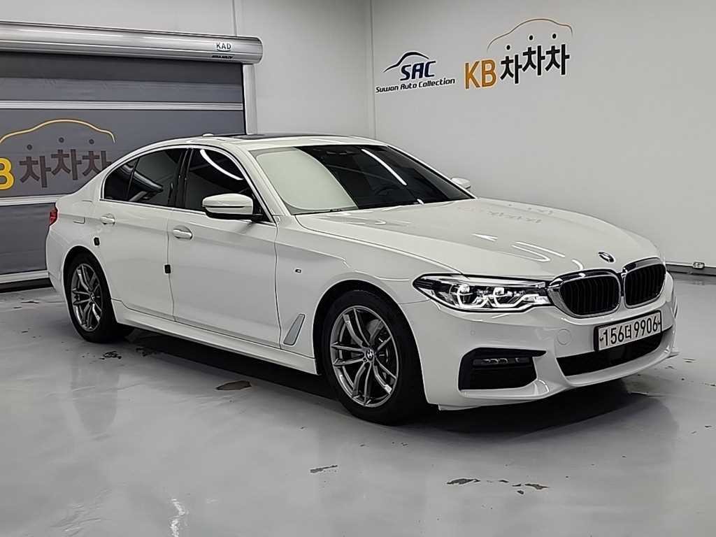 BMW 5시리즈 5시리즈 (G30) 520d M 스포츠 플러스 이미지 4