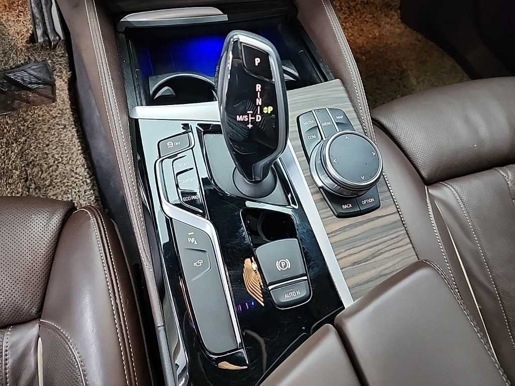 BMW 5시리즈 5시리즈 (G30) 520d M 스포츠 플러스 이미지 8