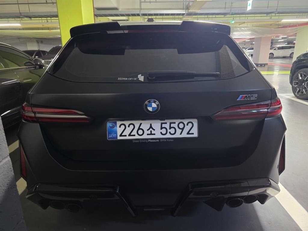 BMW 5시리즈 M5 7세대 4.4 투어링 이미지 4