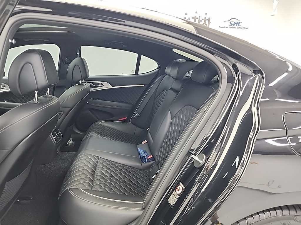 제네시스 G70 2.0T AWD 스포츠 패키지 이미지 12