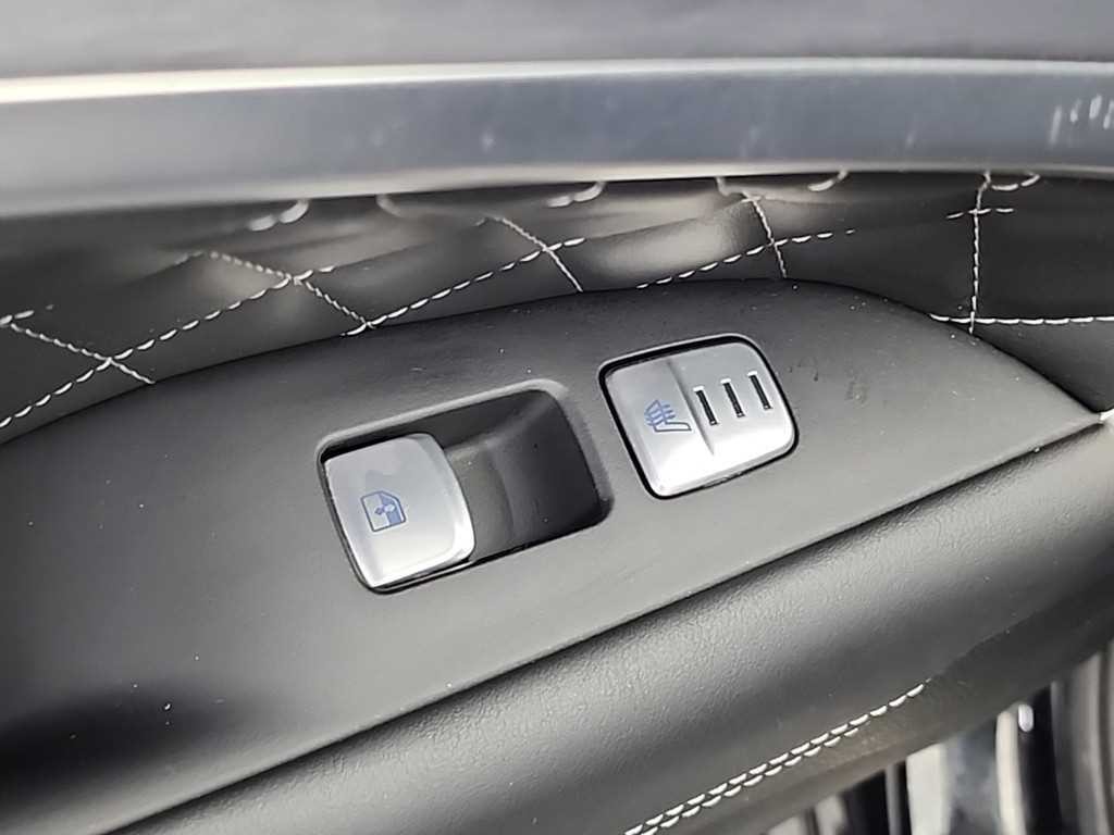 제네시스 G70 2.0T AWD 스포츠 패키지 이미지 14