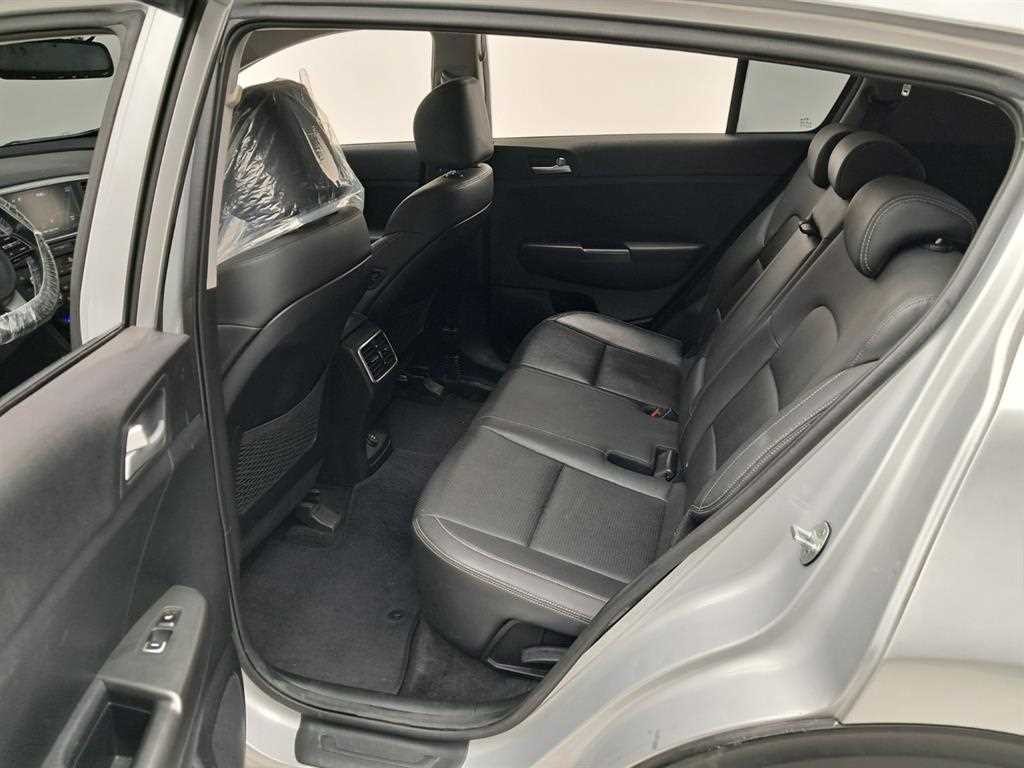 기아 스포티지 스포티지 더 볼드 2.0 디젤 2WD 프레스티지 이미지 12