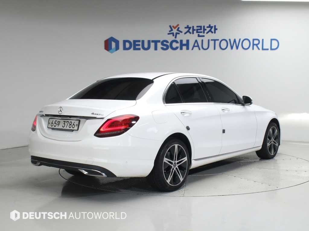 벤츠 C 클래스 C클래스 W205 C220 d 4MATIC 익스클루시브 이미지 2