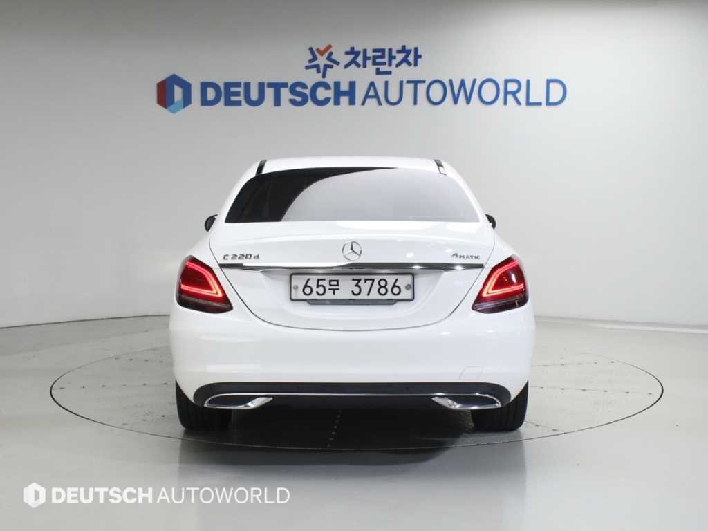 벤츠 C 클래스 C클래스 W205 C220 d 4MATIC 익스클루시브 이미지 4