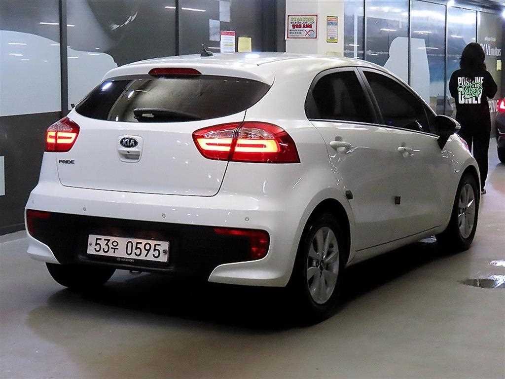 기아 프라이드 더 뉴 프라이드 5DR 1.4 MPI 트렌디 이미지 8