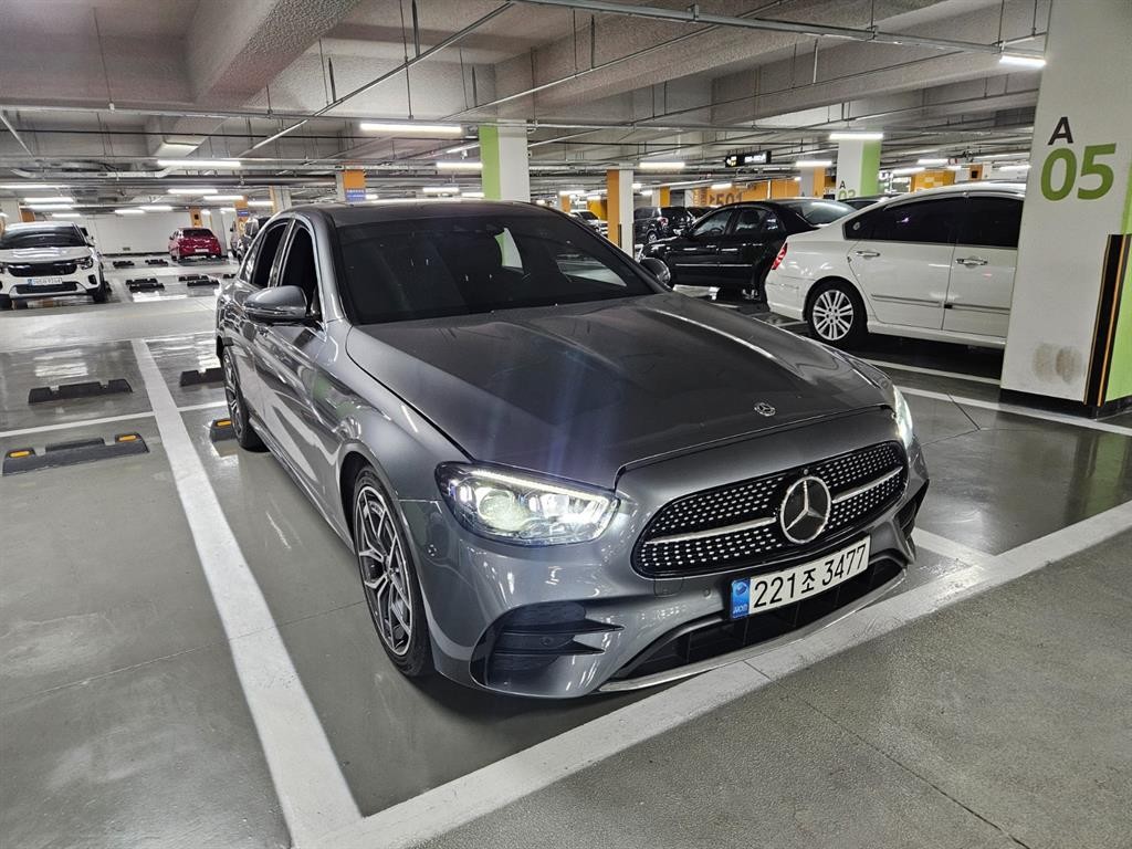 벤츠 E 클래스 E-클래스 W213 E220d 4MATIC AMG라인 이미지 2