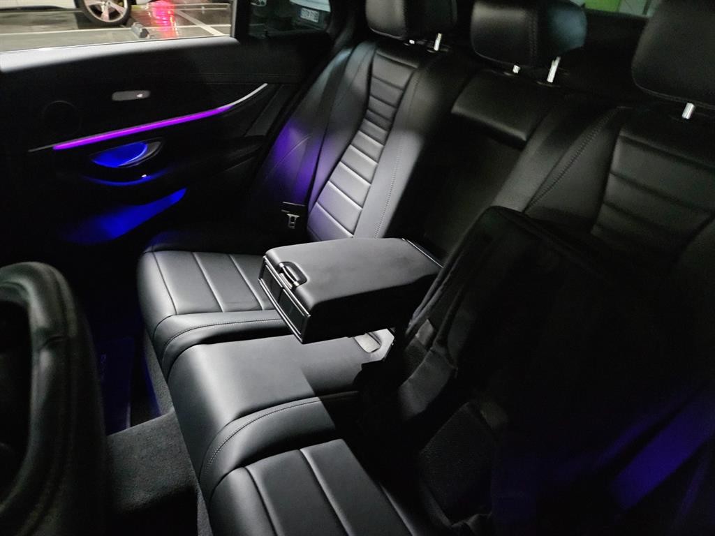 벤츠 E 클래스 E-클래스 W213 E220d 4MATIC AMG라인 이미지 7