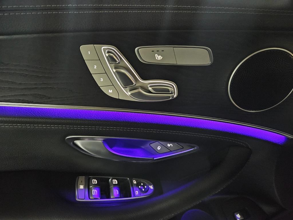 벤츠 E 클래스 E-클래스 W213 E220d 4MATIC AMG라인 이미지 9