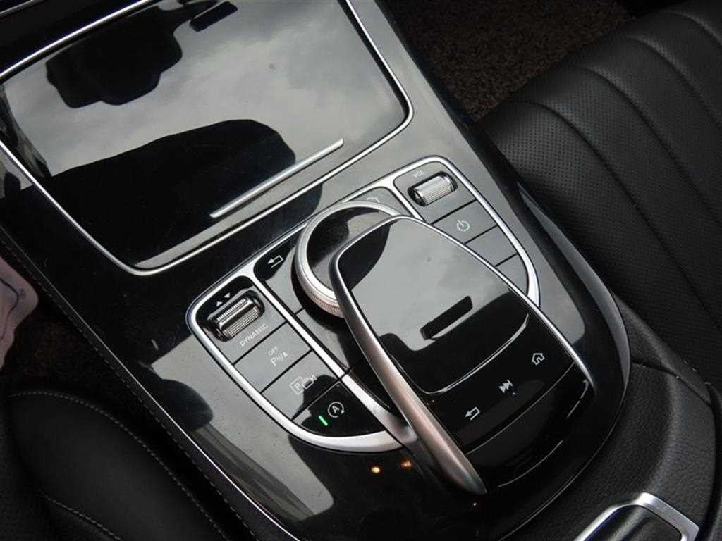 벤츠 E 클래스 E-클래스 W213 E300 4MATIC 익스클루시브 이미지 15