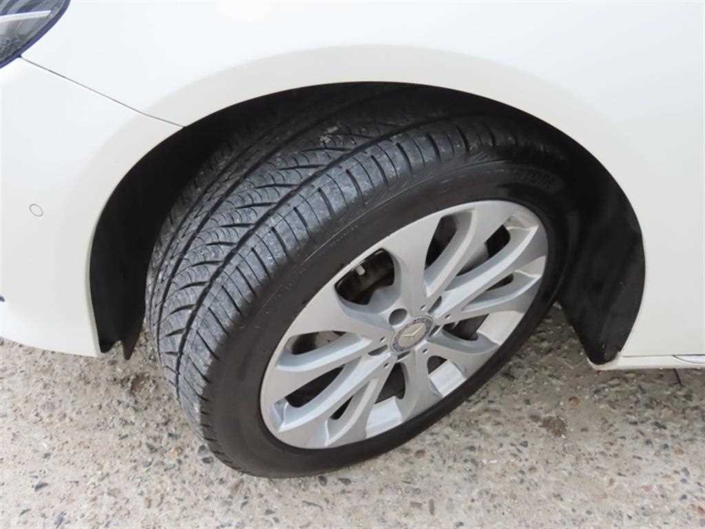 벤츠 E 클래스 E-클래스 W213 E300 4MATIC 익스클루시브 이미지 19