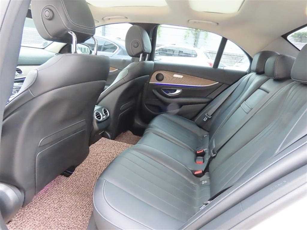 벤츠 E 클래스 E-클래스 W213 E300 4MATIC 익스클루시브 이미지 7