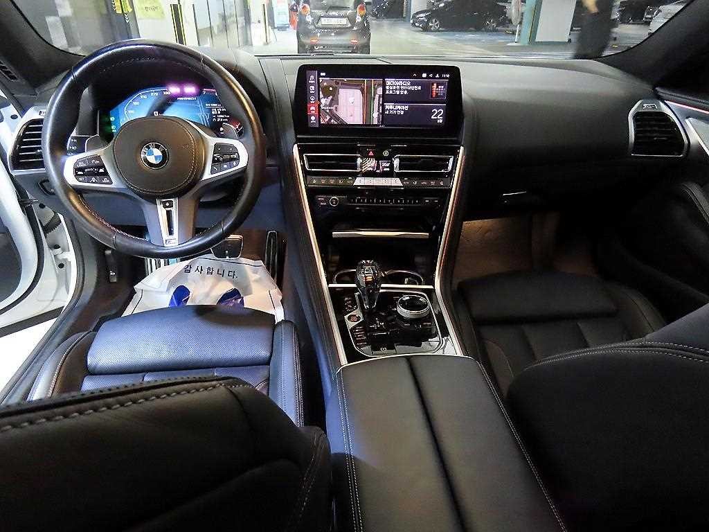 BMW 8시리즈 8시리즈 (G15) M850i xDrive 그란 쿠페 이미지 10