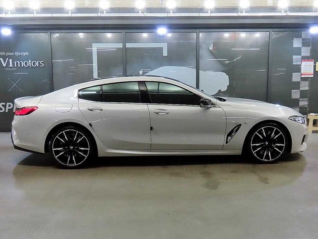 BMW 8시리즈 8시리즈 (G15) M850i xDrive 그란 쿠페 이미지 3