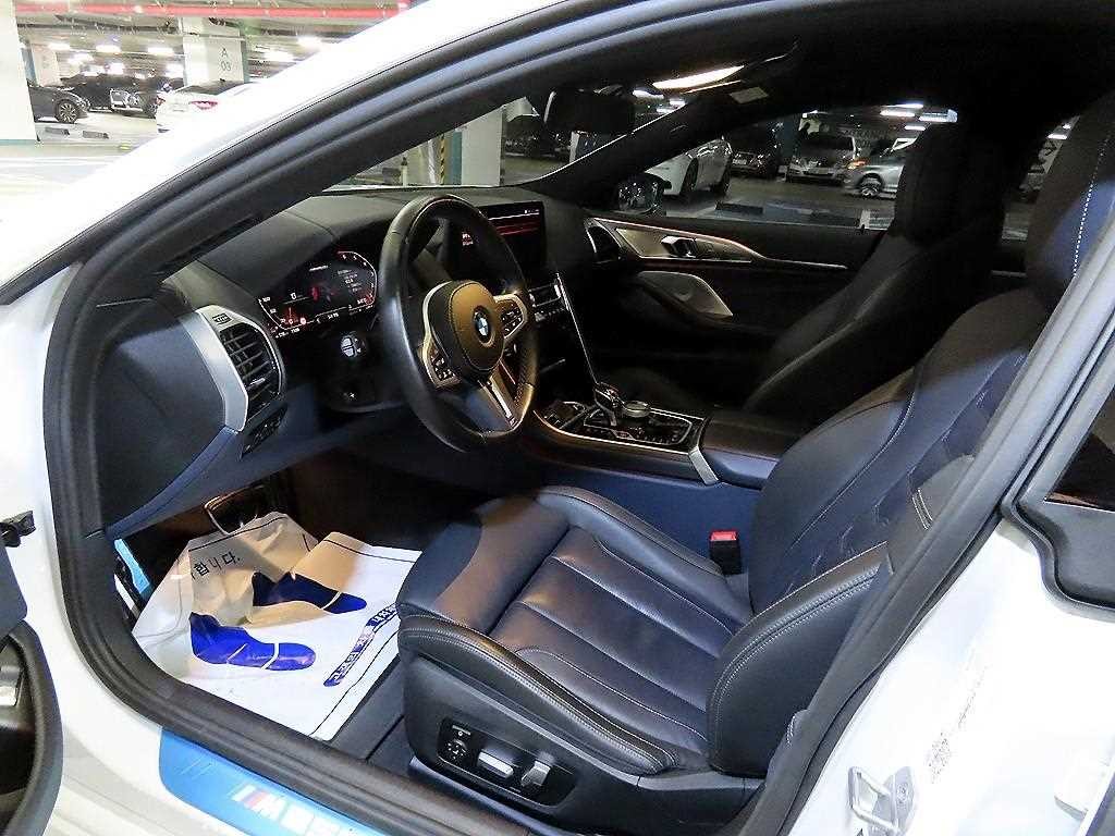 BMW 8시리즈 8시리즈 (G15) M850i xDrive 그란 쿠페 이미지 6